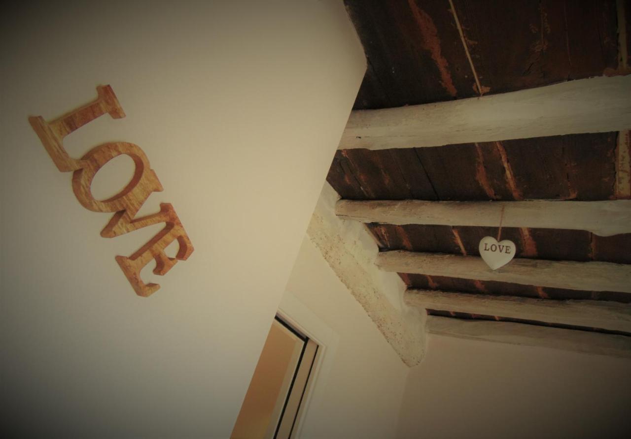 B&B Un Posto Nel Mondo เซียนา ภายนอก รูปภาพ