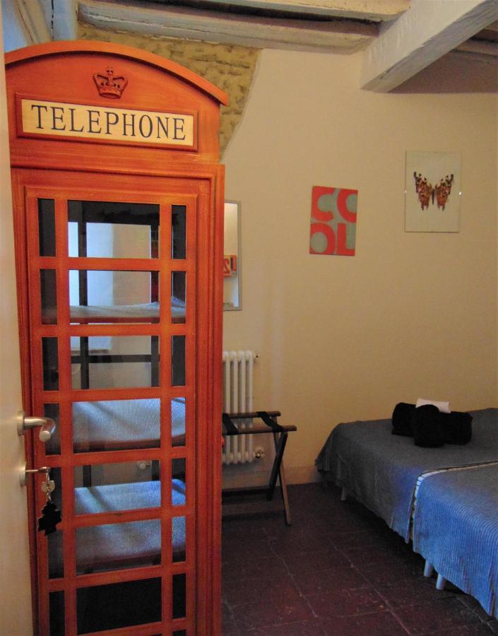 B&B Un Posto Nel Mondo เซียนา ภายนอก รูปภาพ
